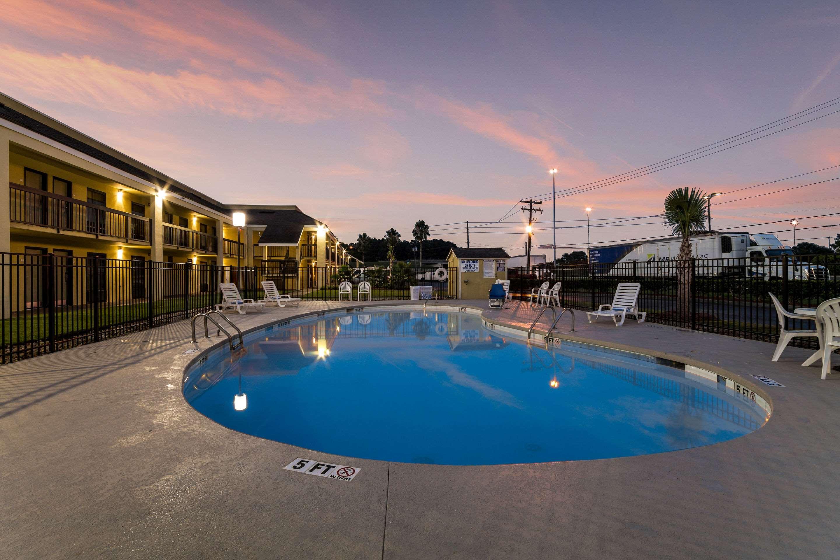 Quality Inn Coliseum North Charleston Exterior photo